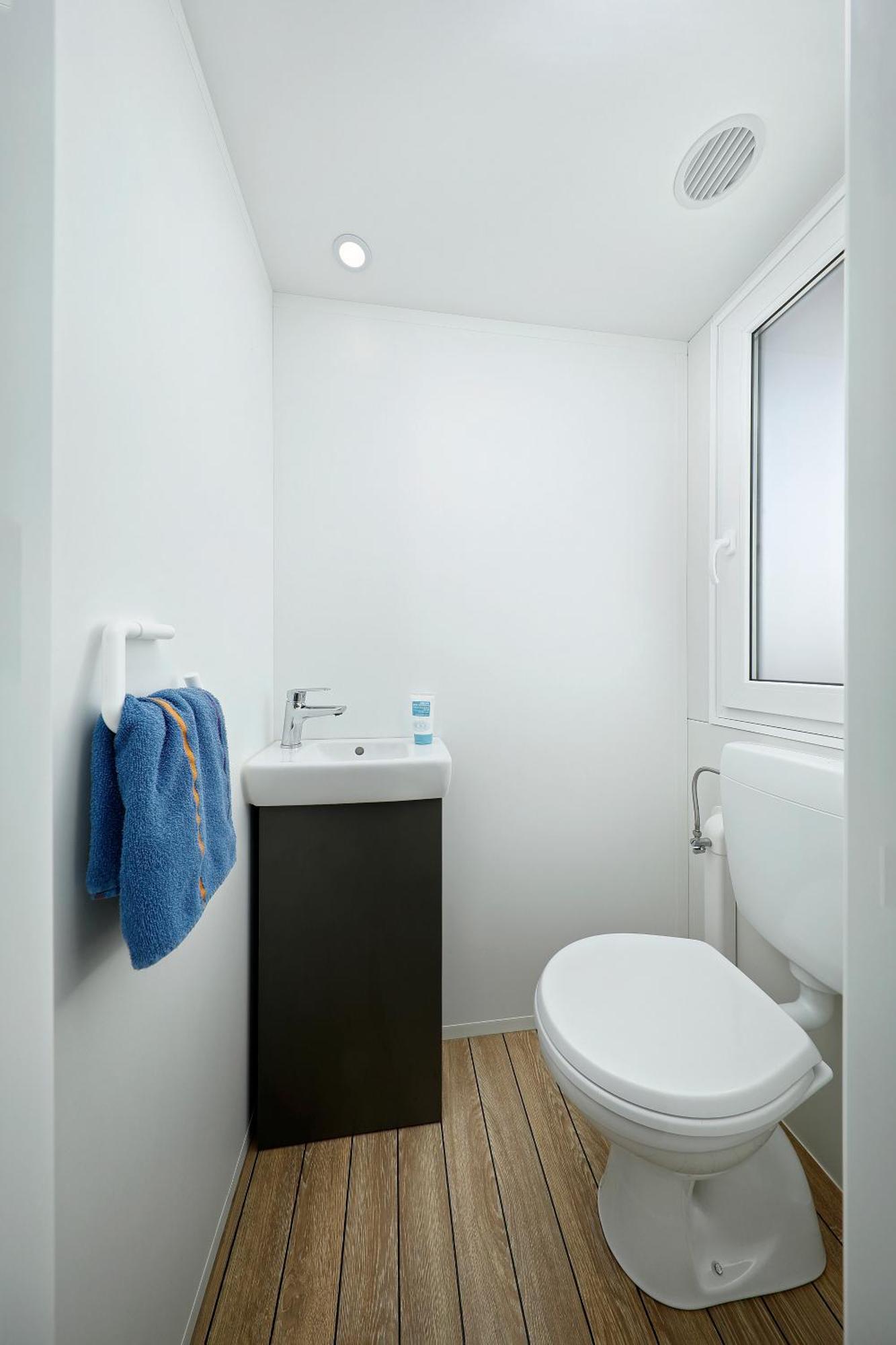 Camping Albatross Mobile Homes On Bella Italia Peschiera del Garda